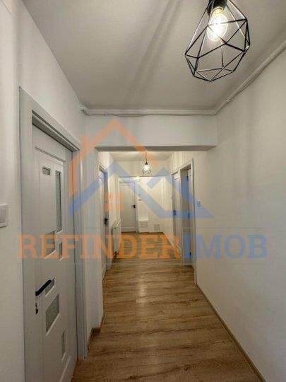Vanzare apartament 3 camere zona Calea Rahovei - Barca
